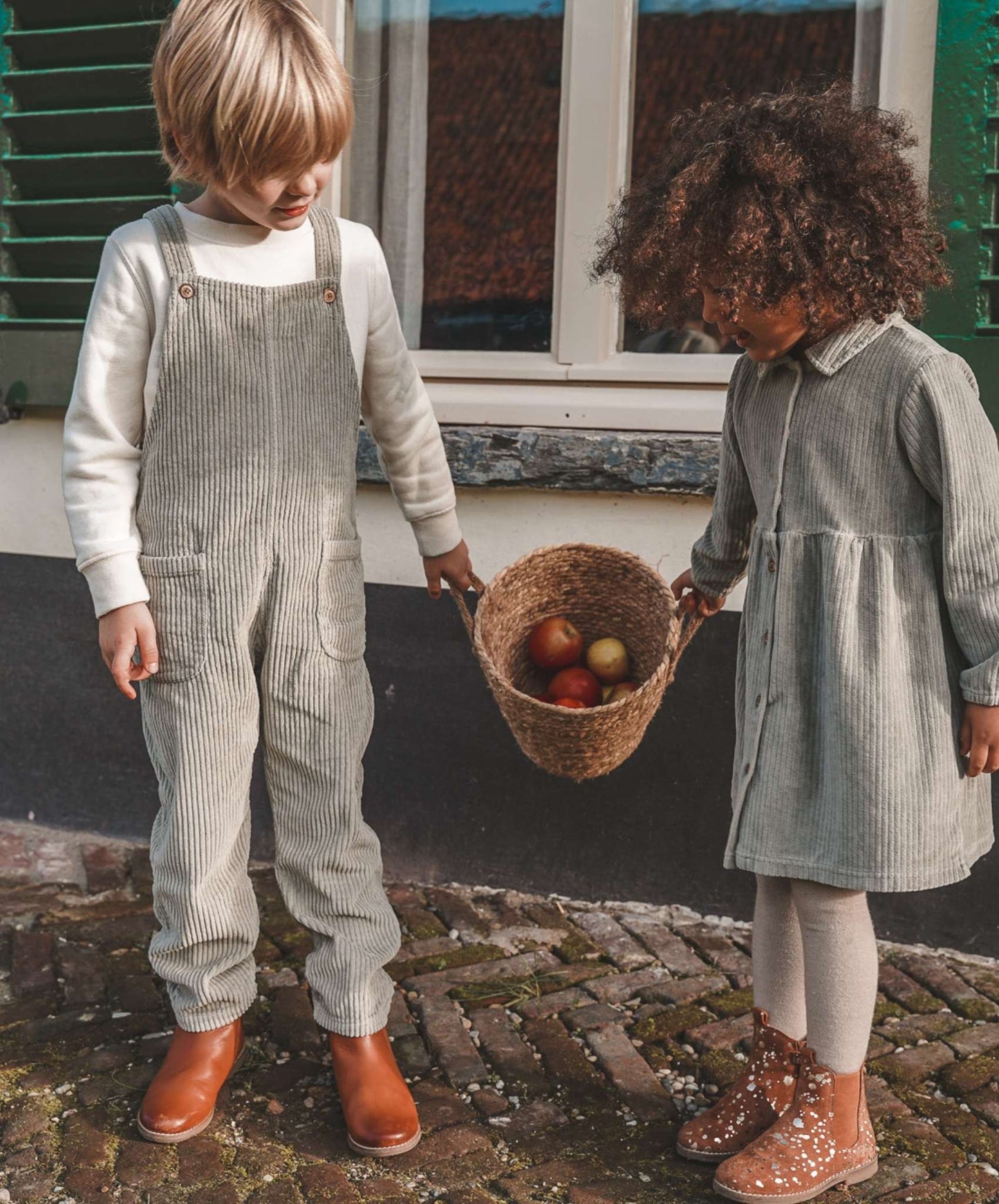 The Corduroy dungarees - moss green